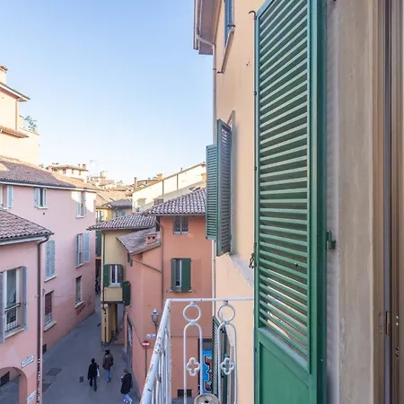 Nel Ghetto, By Short Holidays *