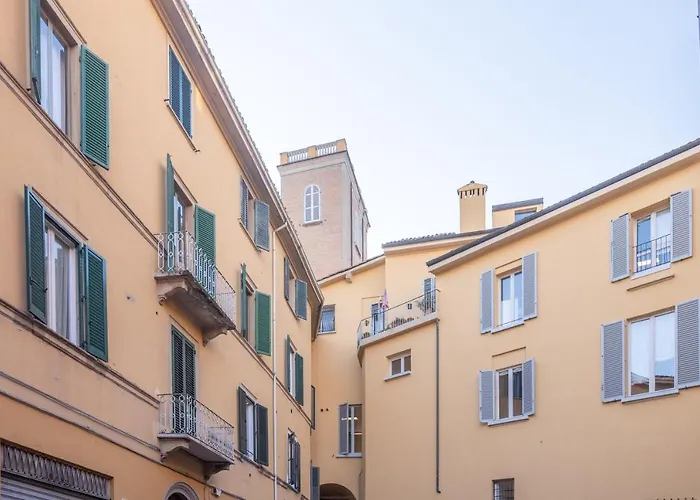 Nel Ghetto, By Short Holidays